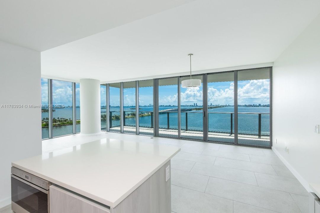 最近租的: $11,000 (3 贝兹, 3 浴室, 1634 平方英尺)