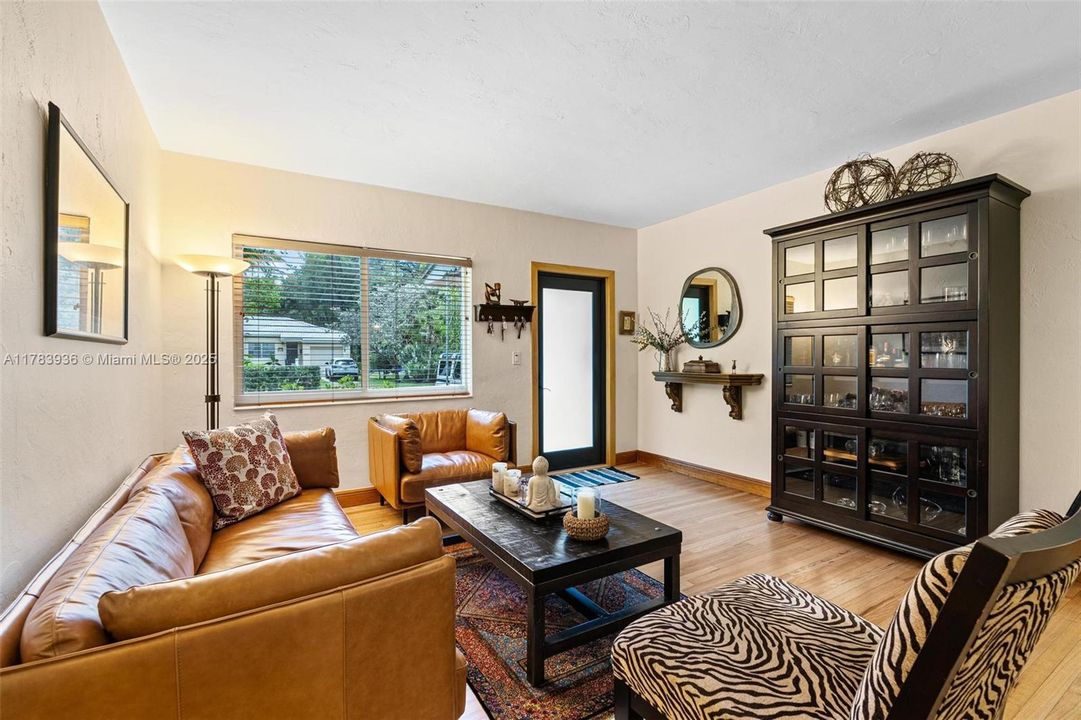 Vendido Recientemente: $1,400,000 (2 camas, 1 baños, 1365 Pies cuadrados)