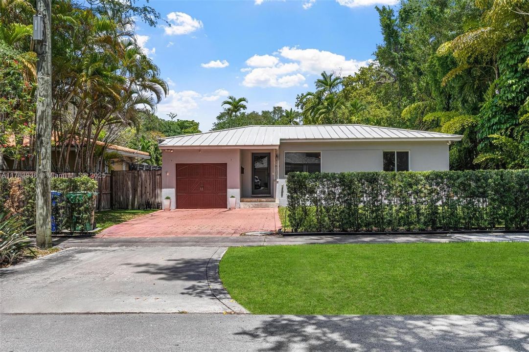 Vendido Recientemente: $1,400,000 (2 camas, 1 baños, 1365 Pies cuadrados)