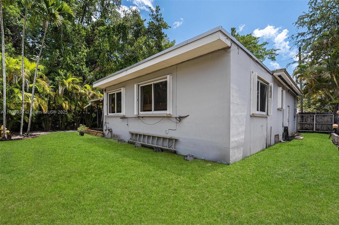 Vendido Recientemente: $1,400,000 (2 camas, 1 baños, 1365 Pies cuadrados)