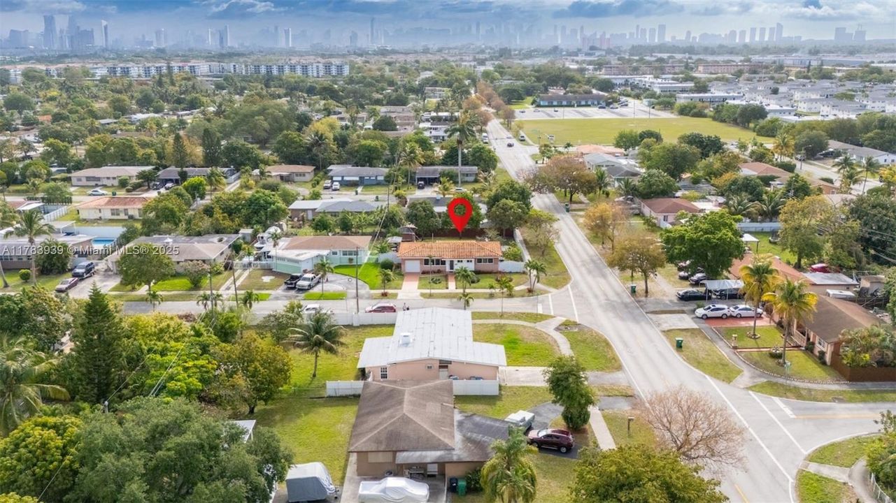 Recently Sold: $550,000 (3 beds, 2 baths, 1114 Square Feet)