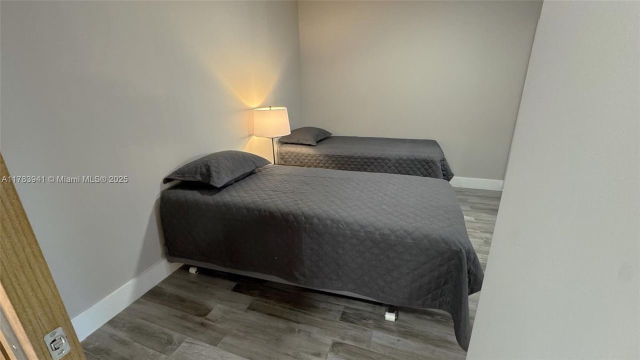 Recently Sold: $1,075,000 (2 beds, 3 baths, 1553 Square Feet)