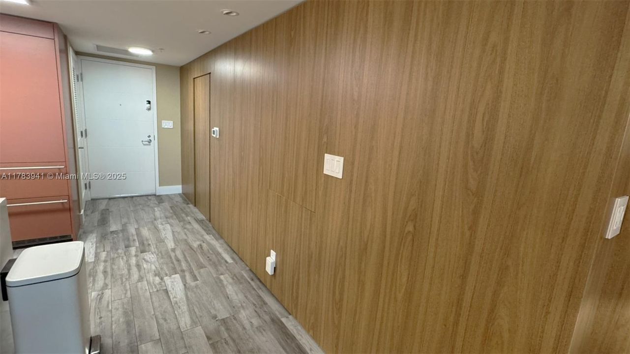 Recently Sold: $1,075,000 (2 beds, 3 baths, 1553 Square Feet)