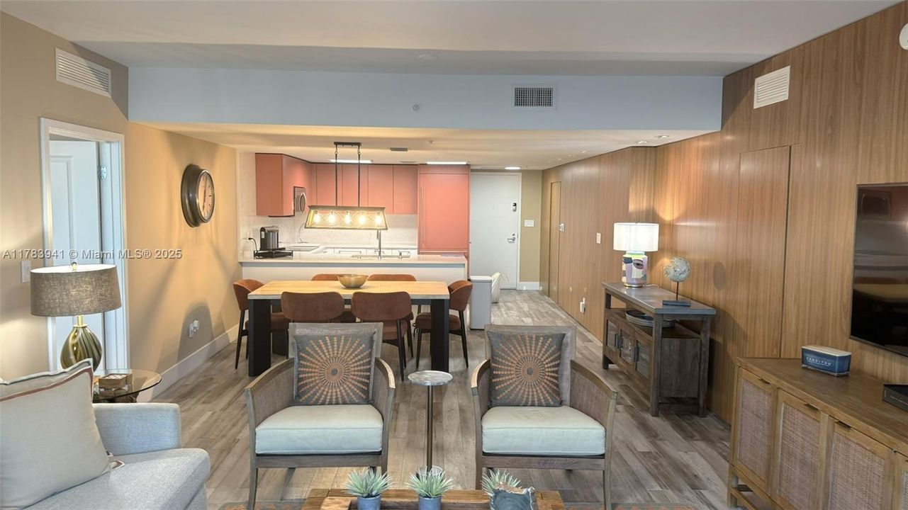 Recently Sold: $1,075,000 (2 beds, 3 baths, 1553 Square Feet)