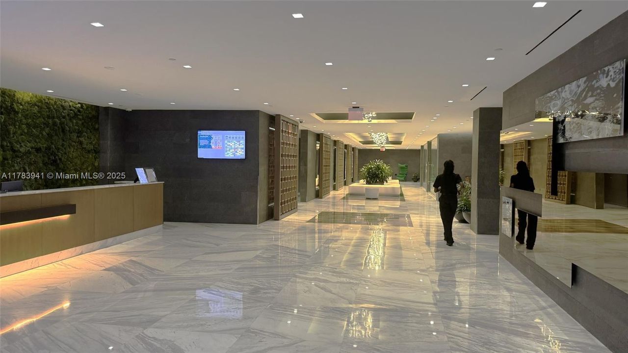 Recently Sold: $1,075,000 (2 beds, 3 baths, 1553 Square Feet)