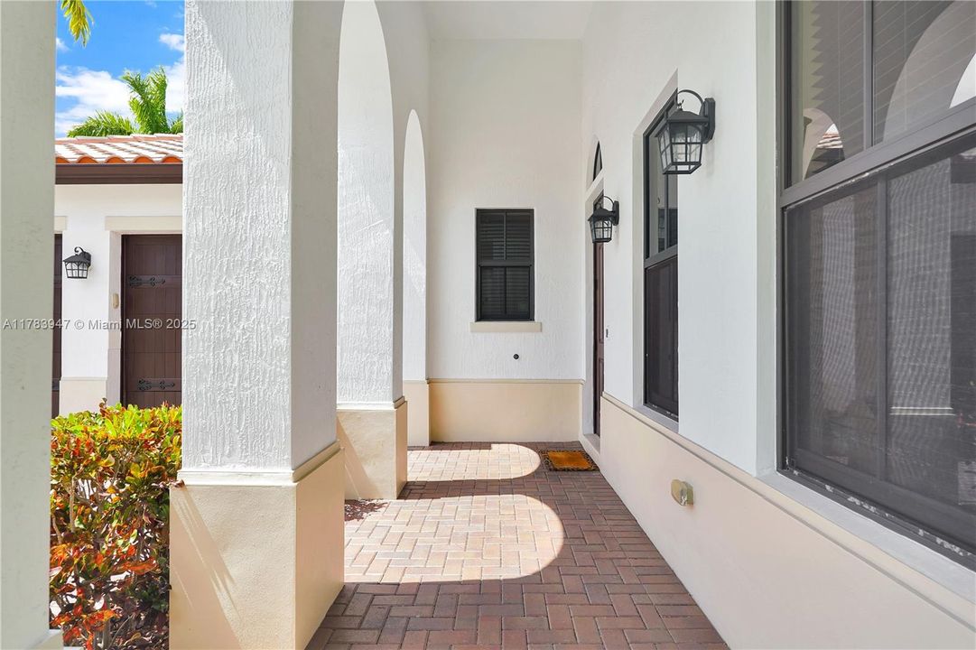 Recently Sold: $969,500 (4 beds, 3 baths, 2320 Square Feet)