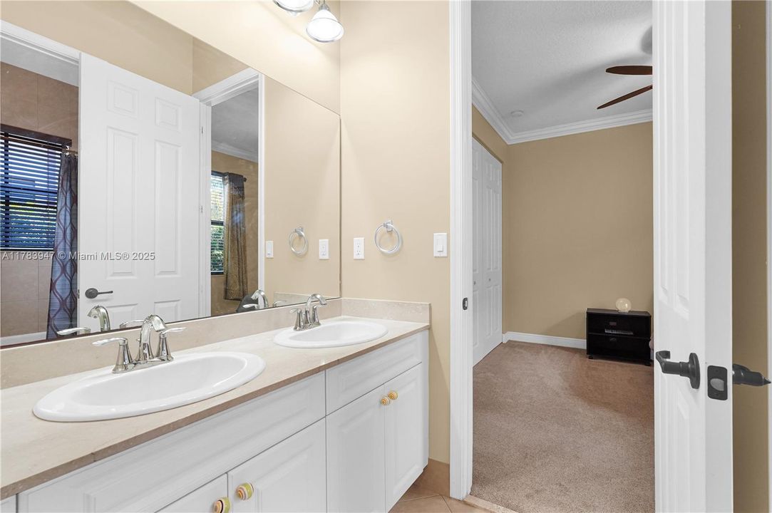 Recently Sold: $969,500 (4 beds, 3 baths, 2320 Square Feet)