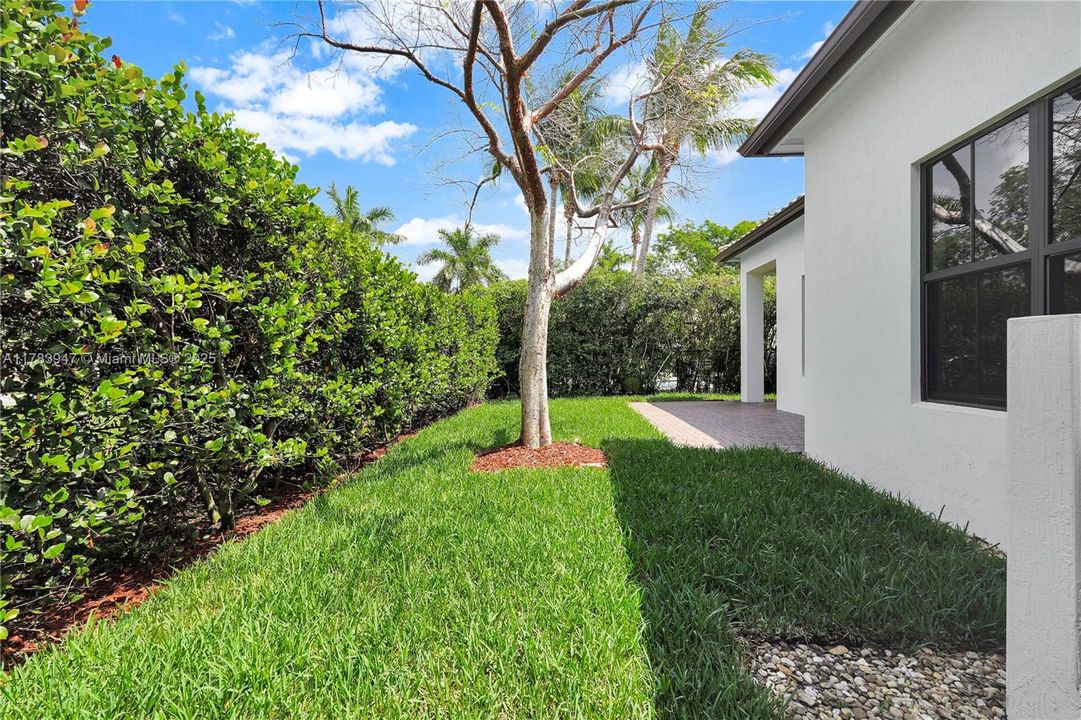 Recently Sold: $969,500 (4 beds, 3 baths, 2320 Square Feet)