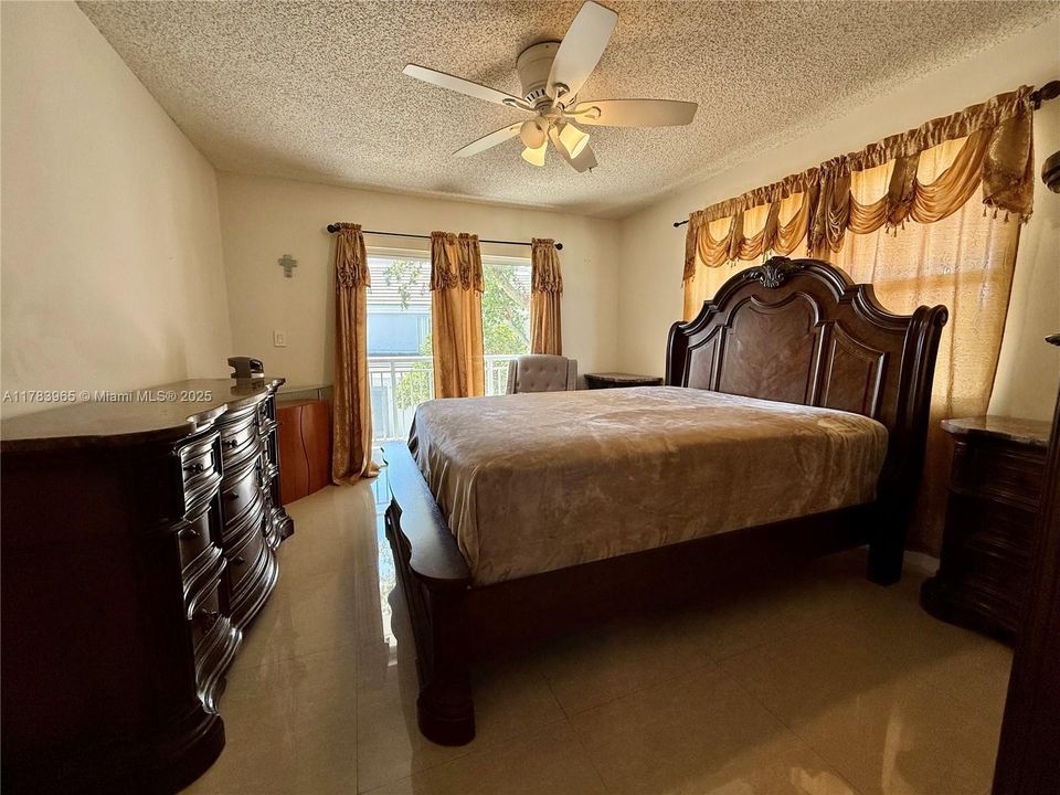 Недавно продано: $269,000 (2 спален, 2 ванн, 1113 Квадратных фут)