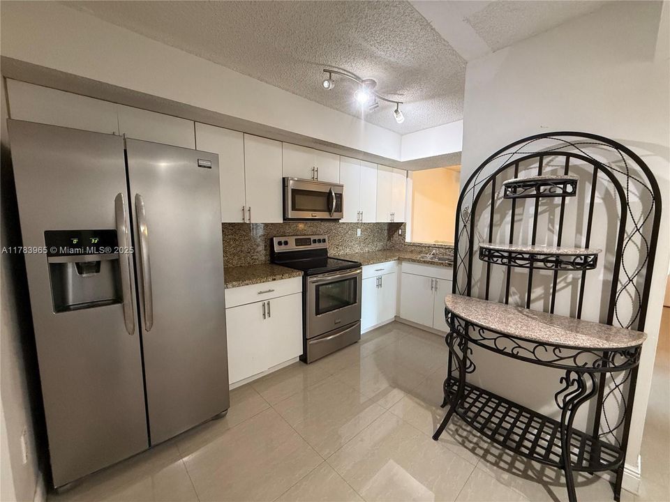 Недавно продано: $269,000 (2 спален, 2 ванн, 1113 Квадратных фут)