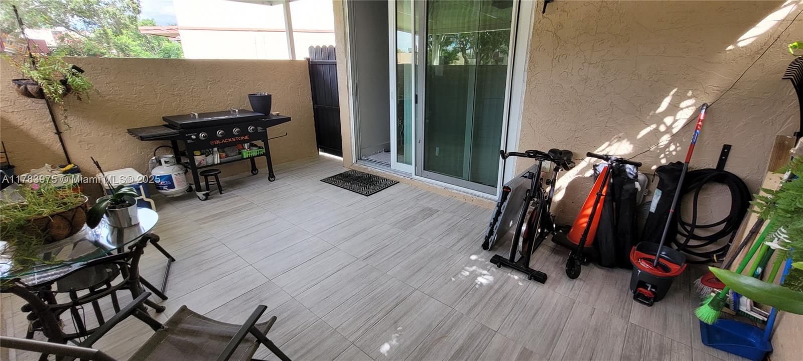 Недавно продано: $379,000 (3 спален, 2 ванн, 1202 Квадратных фут)