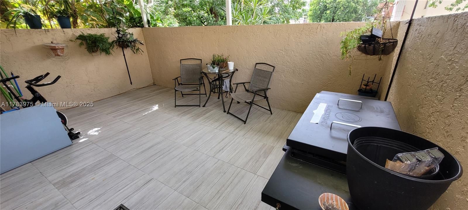 Недавно продано: $379,000 (3 спален, 2 ванн, 1202 Квадратных фут)