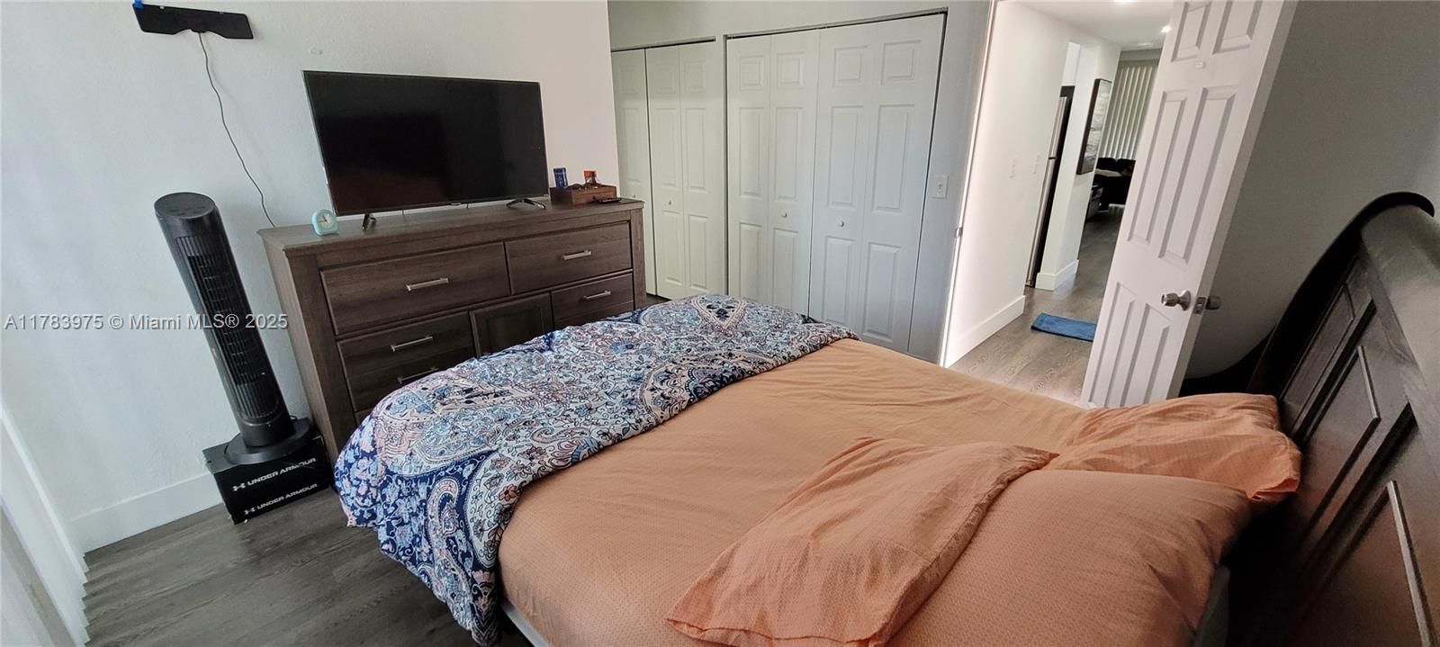 Недавно продано: $379,000 (3 спален, 2 ванн, 1202 Квадратных фут)