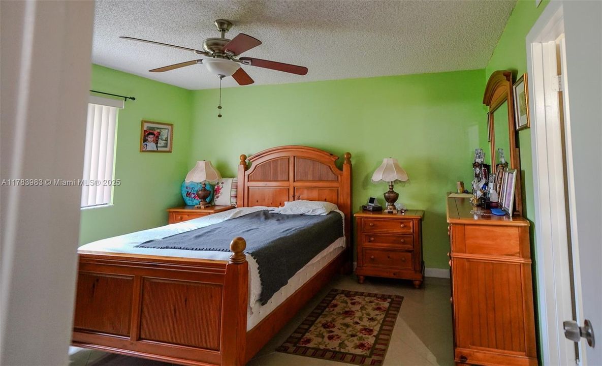 En Venta: $212,000 (2 camas, 2 baños, 0 Pies cuadrados)