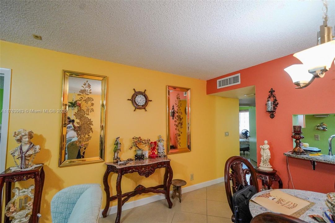 En Venta: $212,000 (2 camas, 2 baños, 0 Pies cuadrados)