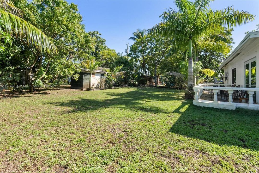 Recently Sold: $400,000 (3 beds, 1 baths, 952 Square Feet)