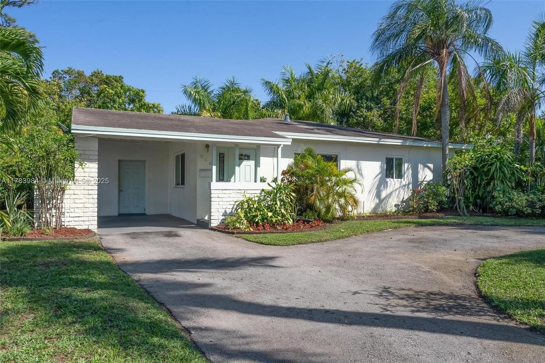 Recently Sold: $400,000 (3 beds, 1 baths, 952 Square Feet)