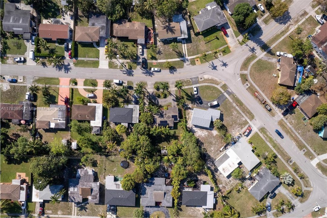 Recently Sold: $400,000 (3 beds, 1 baths, 952 Square Feet)