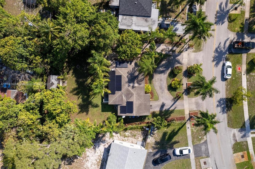 Recently Sold: $400,000 (3 beds, 1 baths, 952 Square Feet)