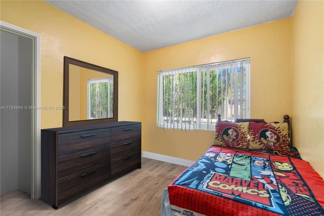 Recently Sold: $400,000 (3 beds, 1 baths, 952 Square Feet)