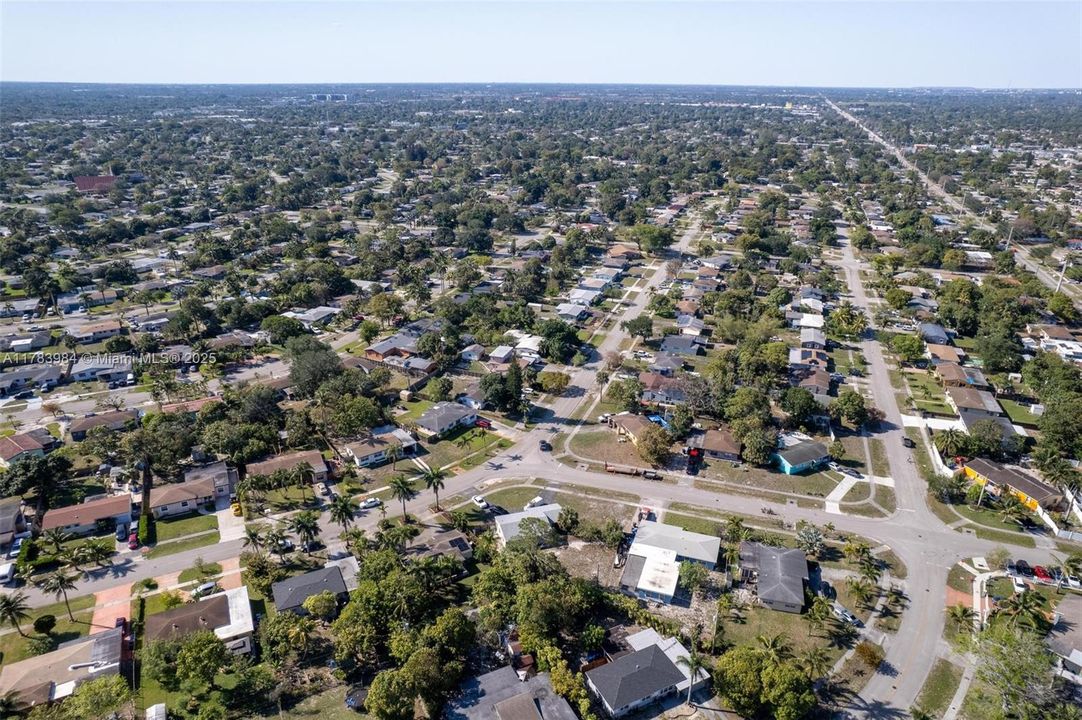 Recently Sold: $400,000 (3 beds, 1 baths, 952 Square Feet)