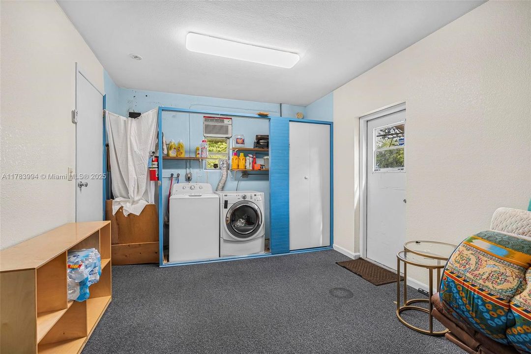 Недавно продано: $599,000 (3 спален, 2 ванн, 1710 Квадратных фут)