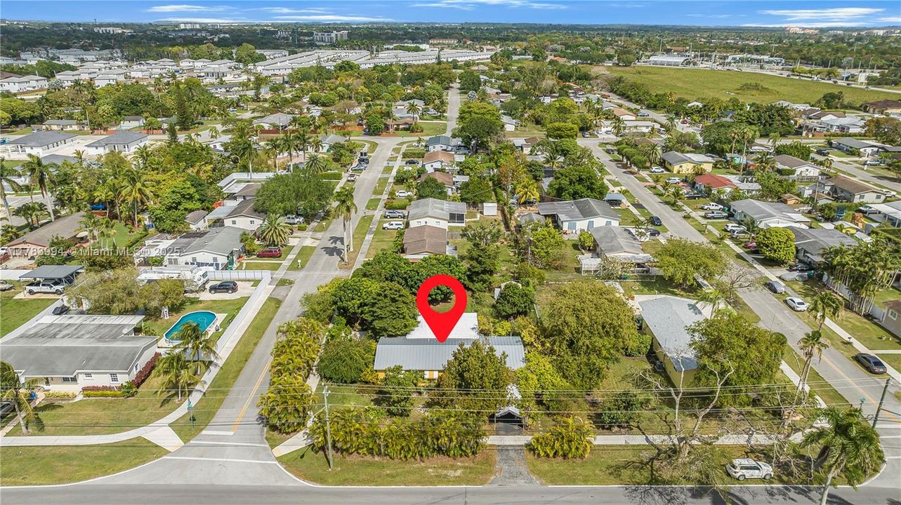 Недавно продано: $599,000 (3 спален, 2 ванн, 1710 Квадратных фут)