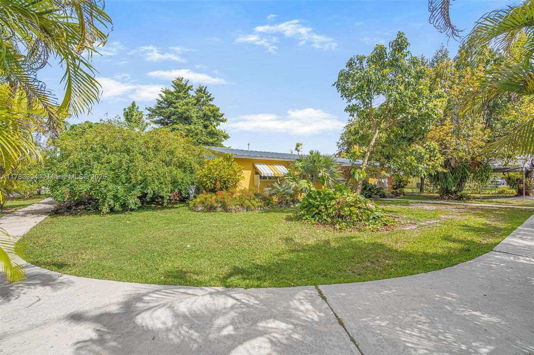 Недавно продано: $599,000 (3 спален, 2 ванн, 1710 Квадратных фут)