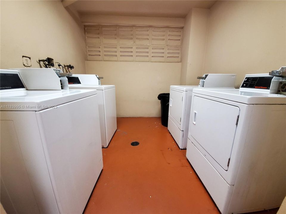 Activo con contrato: $253,000 (2 camas, 2 baños, 983 Pies cuadrados)