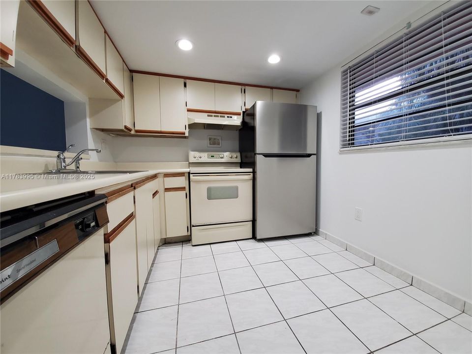 Activo con contrato: $253,000 (2 camas, 2 baños, 983 Pies cuadrados)