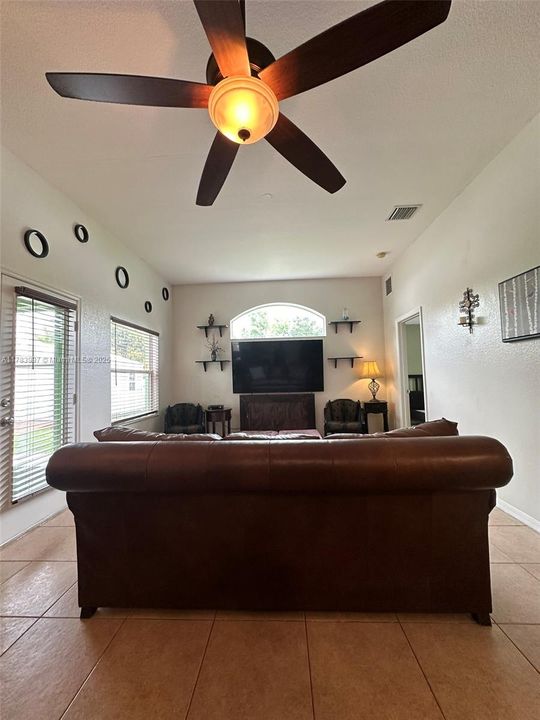 Active With Contract: $395,000 (4 beds, 2 baths, 1816 Square Feet)