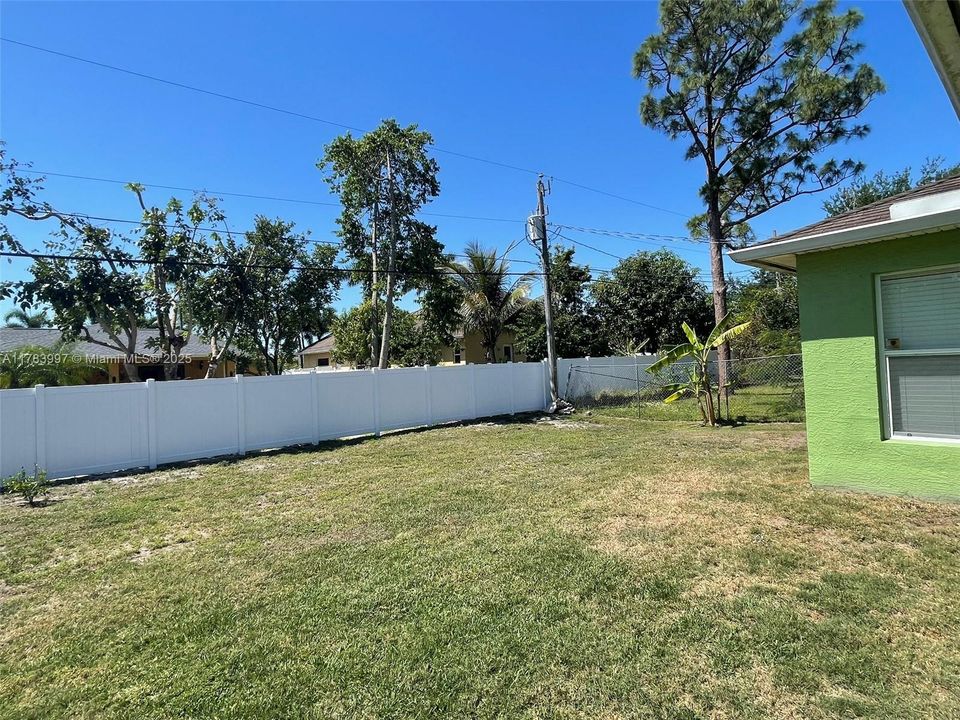 Active With Contract: $395,000 (4 beds, 2 baths, 1816 Square Feet)