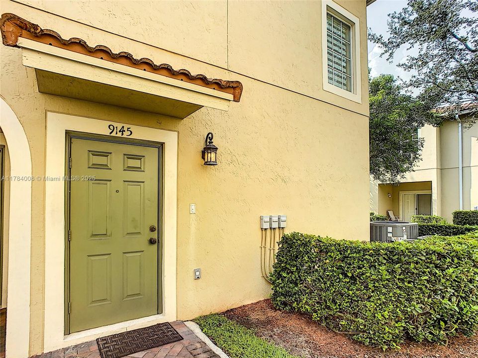 Recently Sold: $335,000 (3 beds, 2 baths, 1417 Square Feet)