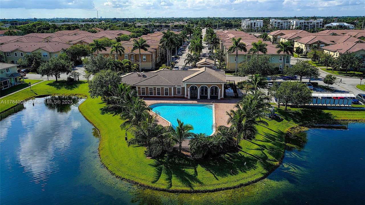 Recently Sold: $335,000 (3 beds, 2 baths, 1417 Square Feet)