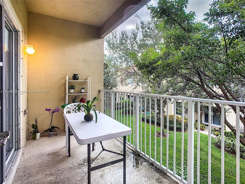 Recently Sold: $335,000 (3 beds, 2 baths, 1417 Square Feet)