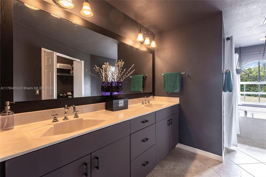 待售: $540,000 (3 贝兹, 2 浴室, 1708 平方英尺)