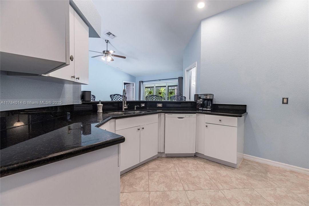 待售: $540,000 (3 贝兹, 2 浴室, 1708 平方英尺)