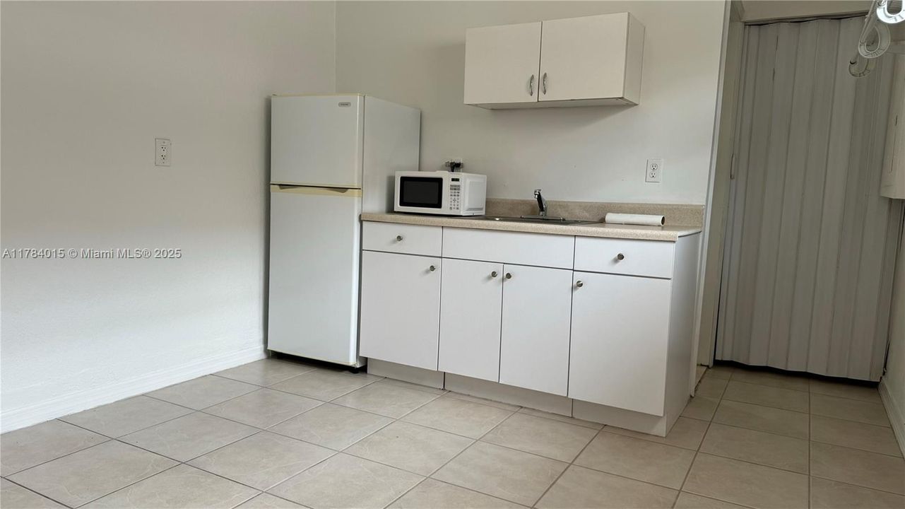 Recently Sold: $630,000 (3 beds, 2 baths, 1402 Square Feet)