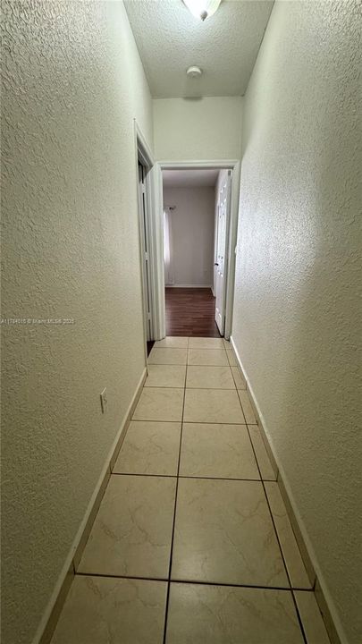 Recently Sold: $630,000 (3 beds, 2 baths, 1402 Square Feet)