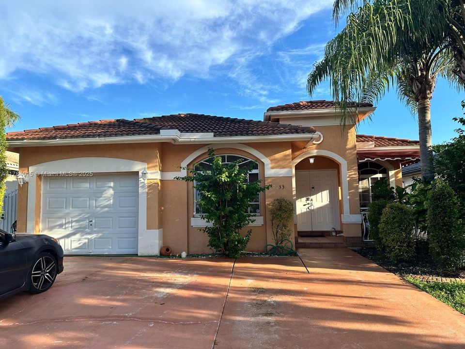 Recently Sold: $630,000 (3 beds, 2 baths, 1402 Square Feet)