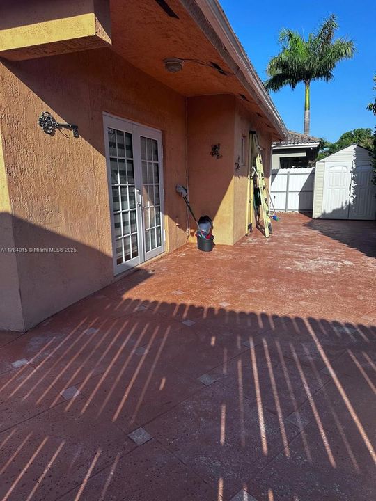 Recently Sold: $630,000 (3 beds, 2 baths, 1402 Square Feet)