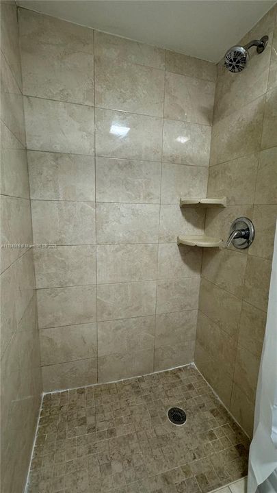 Recently Sold: $630,000 (3 beds, 2 baths, 1402 Square Feet)