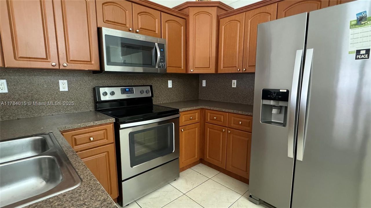 Recently Sold: $630,000 (3 beds, 2 baths, 1402 Square Feet)