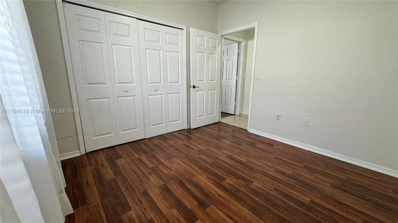 Recently Sold: $630,000 (3 beds, 2 baths, 1402 Square Feet)