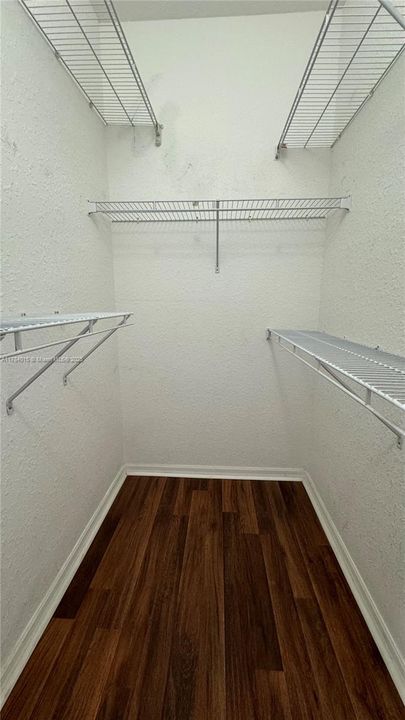 Recently Sold: $630,000 (3 beds, 2 baths, 1402 Square Feet)