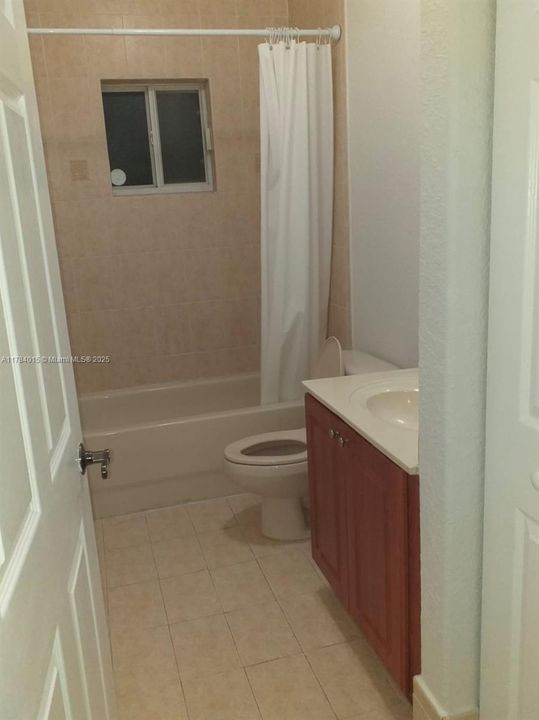 Recently Sold: $630,000 (3 beds, 2 baths, 1402 Square Feet)