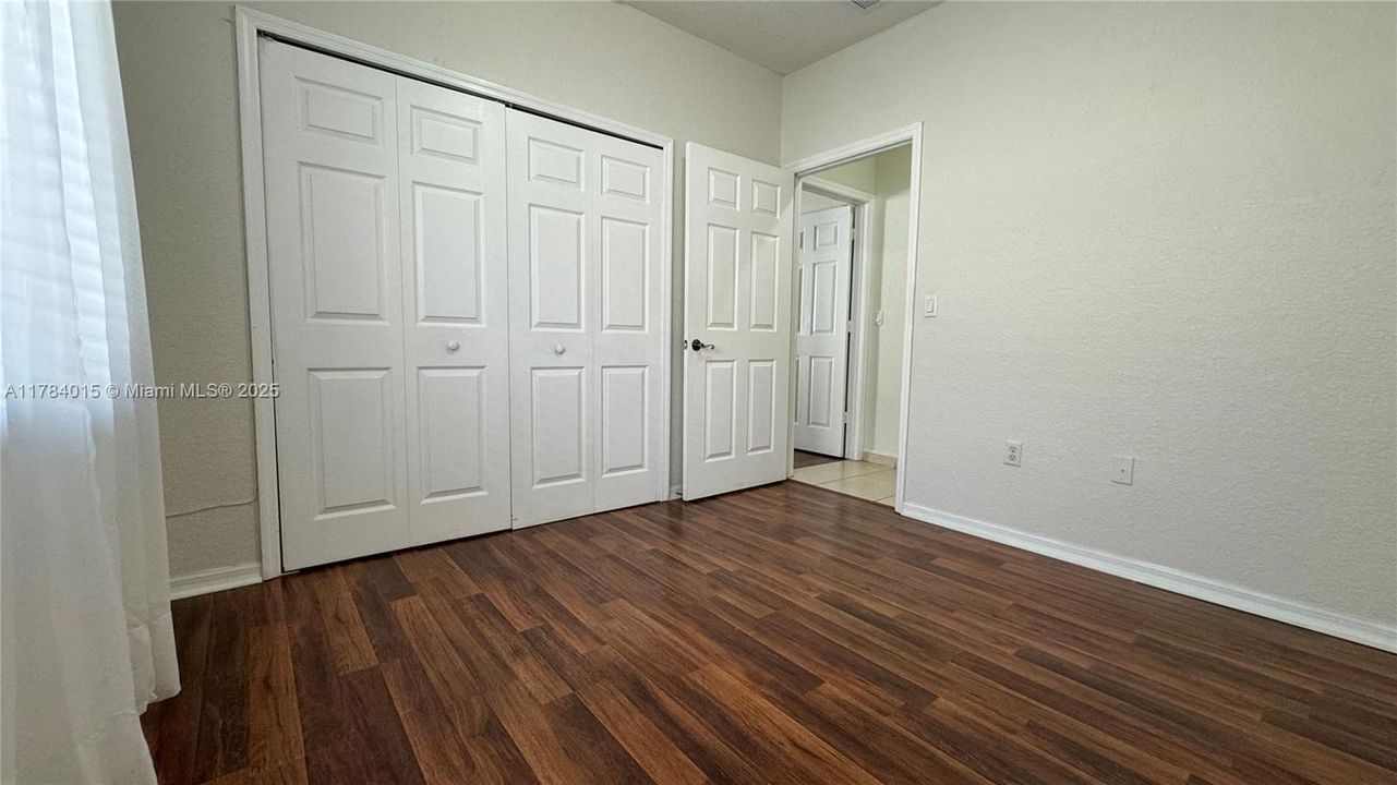 Recently Sold: $630,000 (3 beds, 2 baths, 1402 Square Feet)