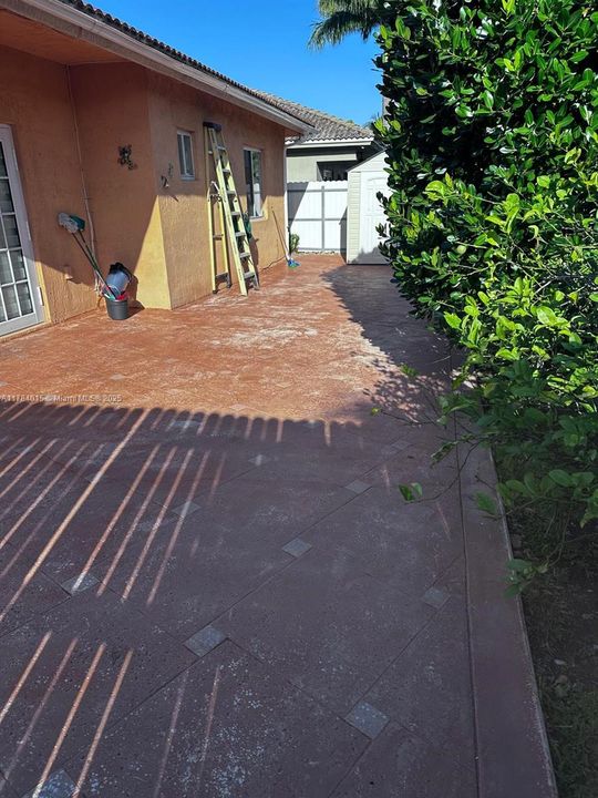 Recently Sold: $630,000 (3 beds, 2 baths, 1402 Square Feet)