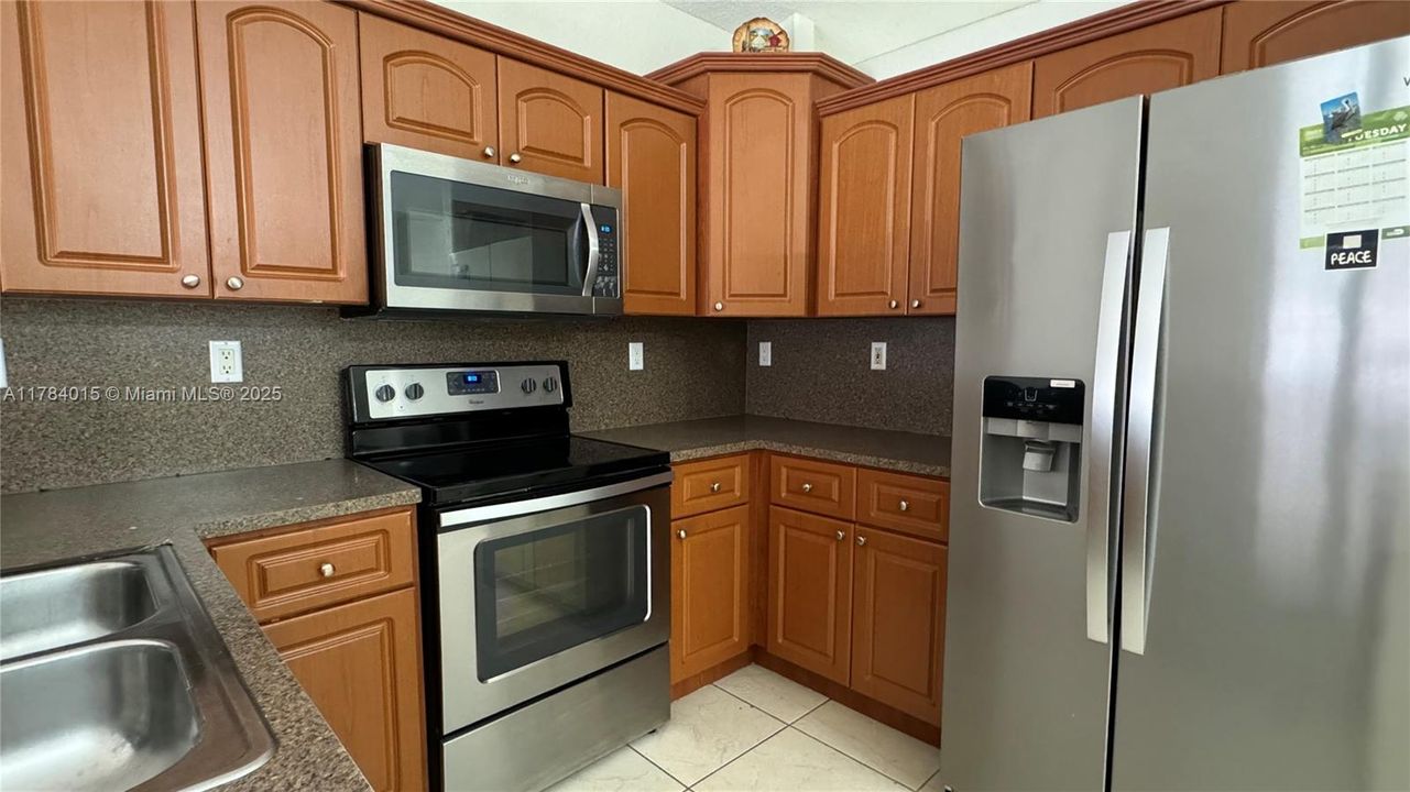 Recently Sold: $630,000 (3 beds, 2 baths, 1402 Square Feet)