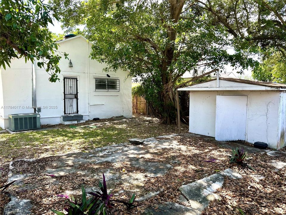 Недавно продано: $325,000 (2 спален, 1 ванн, 816 Квадратных фут)